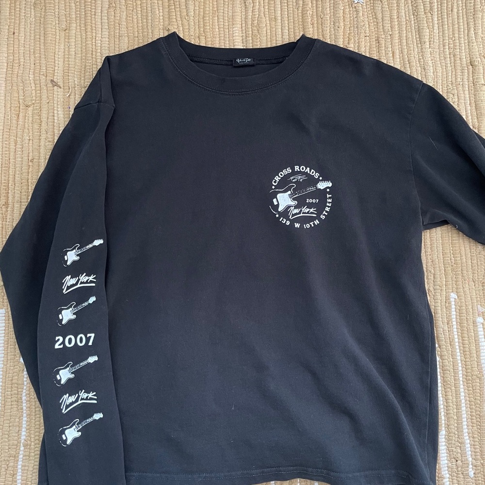 Brandy graphic longsleeve perfect condition